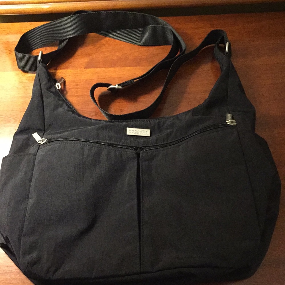 Baggellini Crossbody Hobo Bag